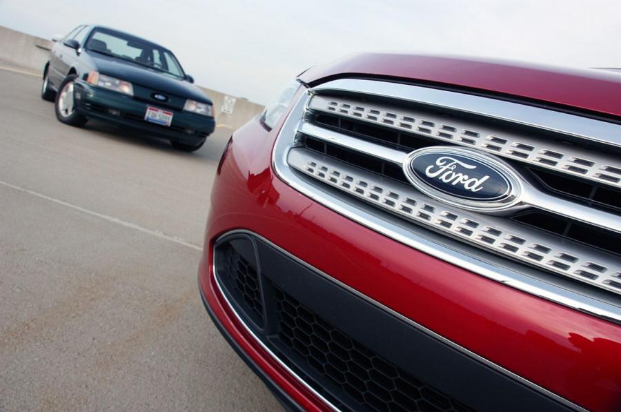  Ford Taurus SHO 2010 года  (фото 39 из 248)